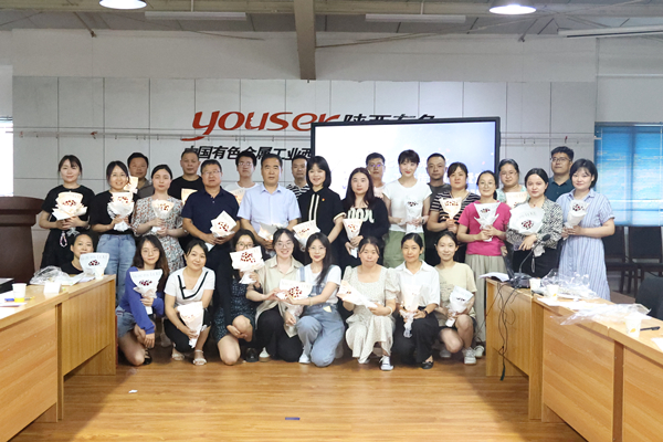  弘揚七夕傳統(tǒng)文化  巧手傳遞濃情愛意  ——公司第五、第六黨支部開展聯(lián)學聯(lián)建主題黨日活動